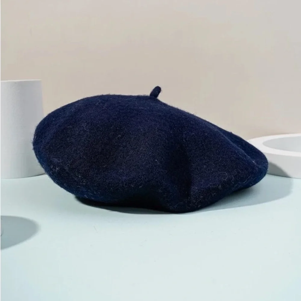 Unisex Classic Black Wool Beret NWT